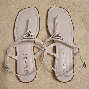 NWOT Guess Ladies Rainey T-Strap Sandals
